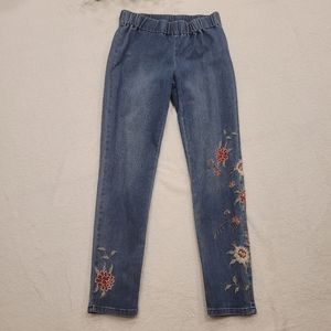 SOFT SURROUNDINGS floral embroidered pull on jeans size S